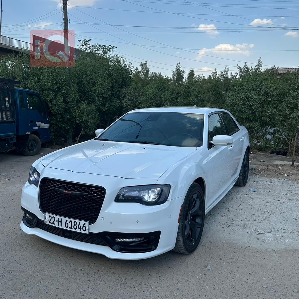 کرایسلەر 300